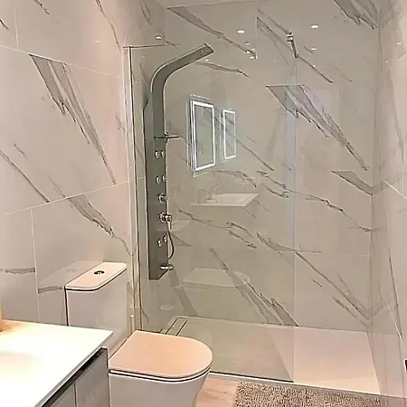 2 Bedroom Atlantic View דירה